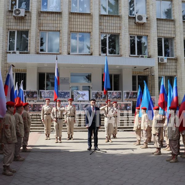 В Свердловске состоялось торжественное мероприятие, посвященное Дню Луганской Народной Республики