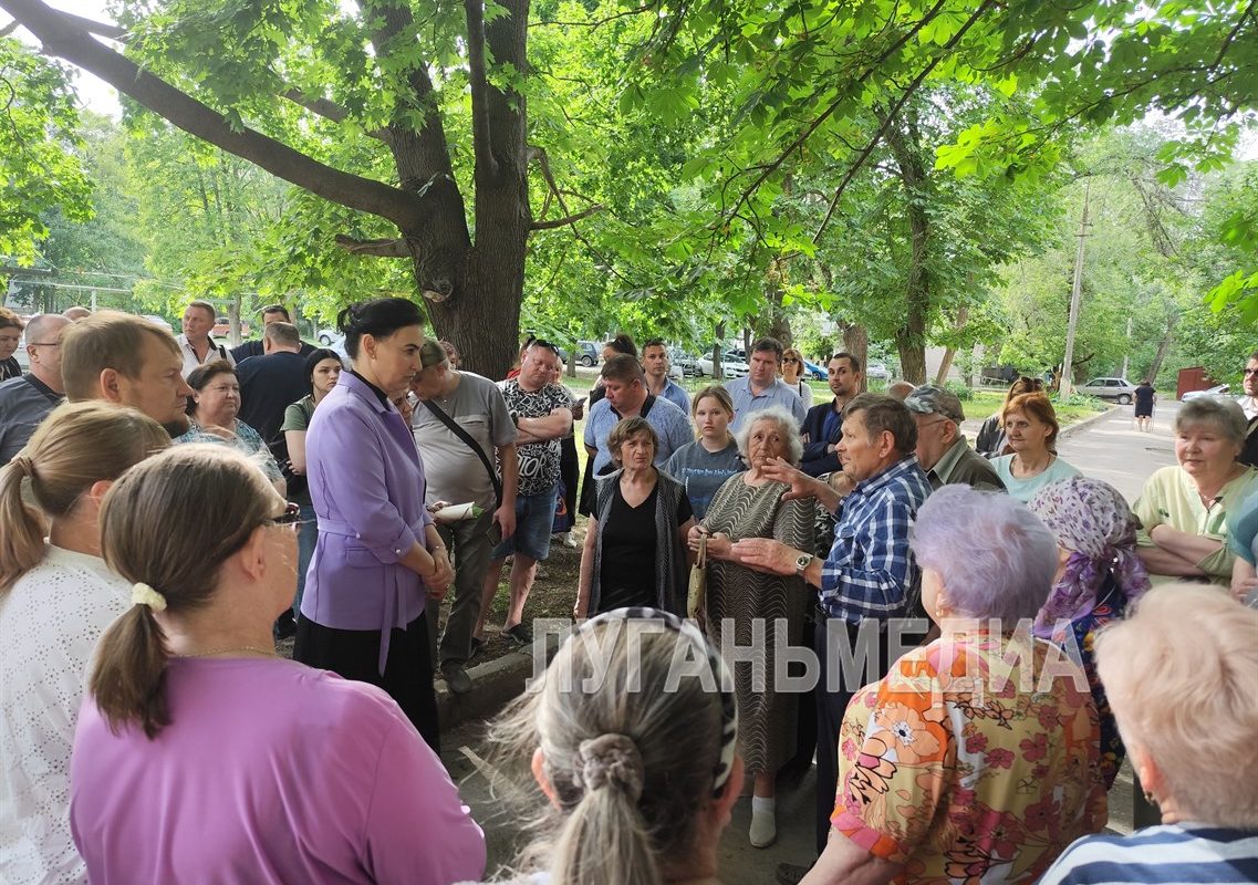 Яна Пащенко встретилась с жителями квартала Волкова в рамках проекта «Муниципальный диалог – решаем вместе»