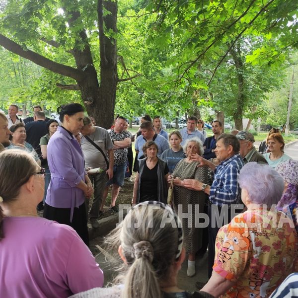Яна Пащенко встретилась с жителями квартала Волкова в рамках проекта «Муниципальный диалог – решаем вместе»
