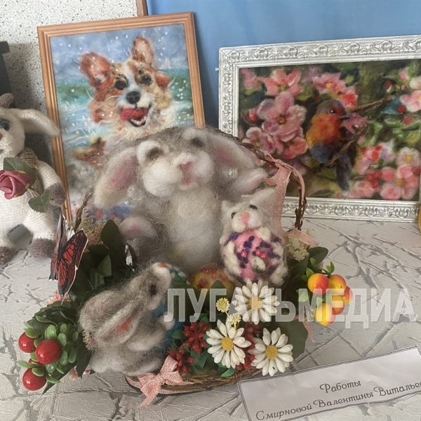 В Кировском городском музее состоялась персональная выставка «Пушистое настроение»