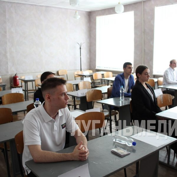 В Алчевске стартовала основная сессия сдачи единого государственного экзамена