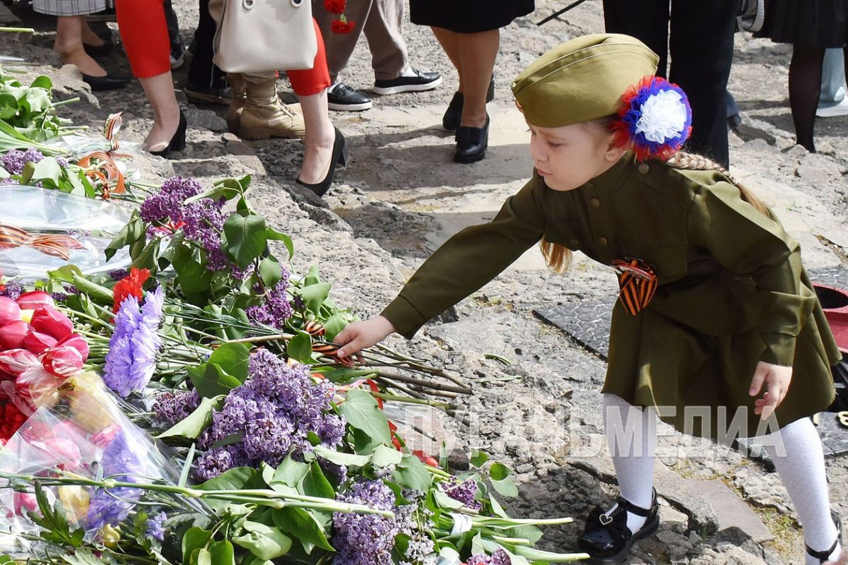 9 Мая, в День Победы, жители Брянки почтили память земляков, сложивших головы в годы Великой…