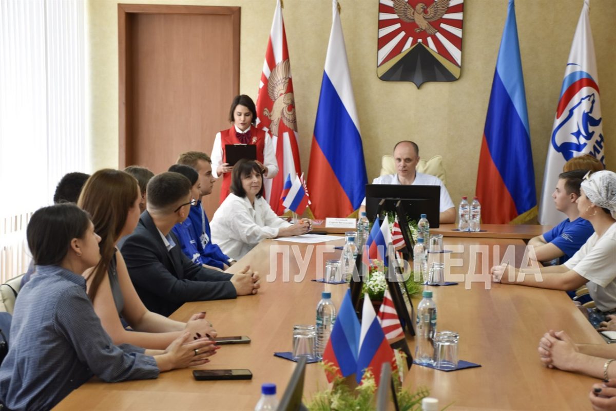 Молодых, активных и любознательных чествовали сегодня в Красном Луче