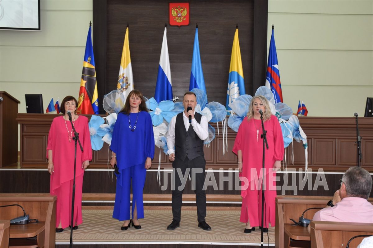 В Антраците прошло торжественное мероприятие «Врач – профессия вечная», посвященное Дню медицинского работника