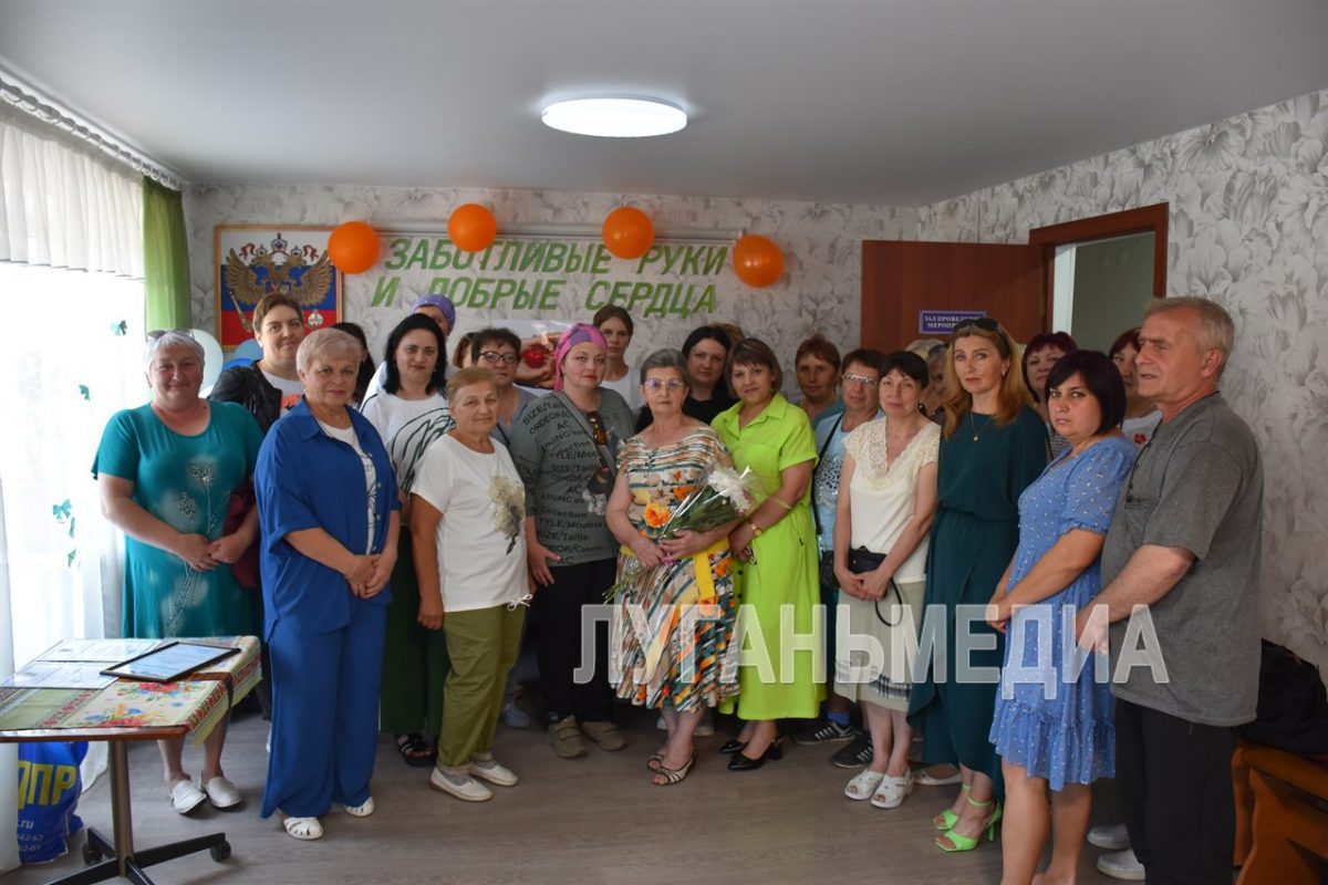 В Кировске состоялся торжественный концерт, приуроченный Дню социального работника