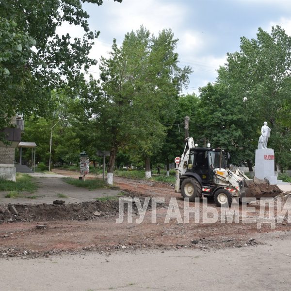Масштабное благоустройство идет в центральной части Молодогвардейска