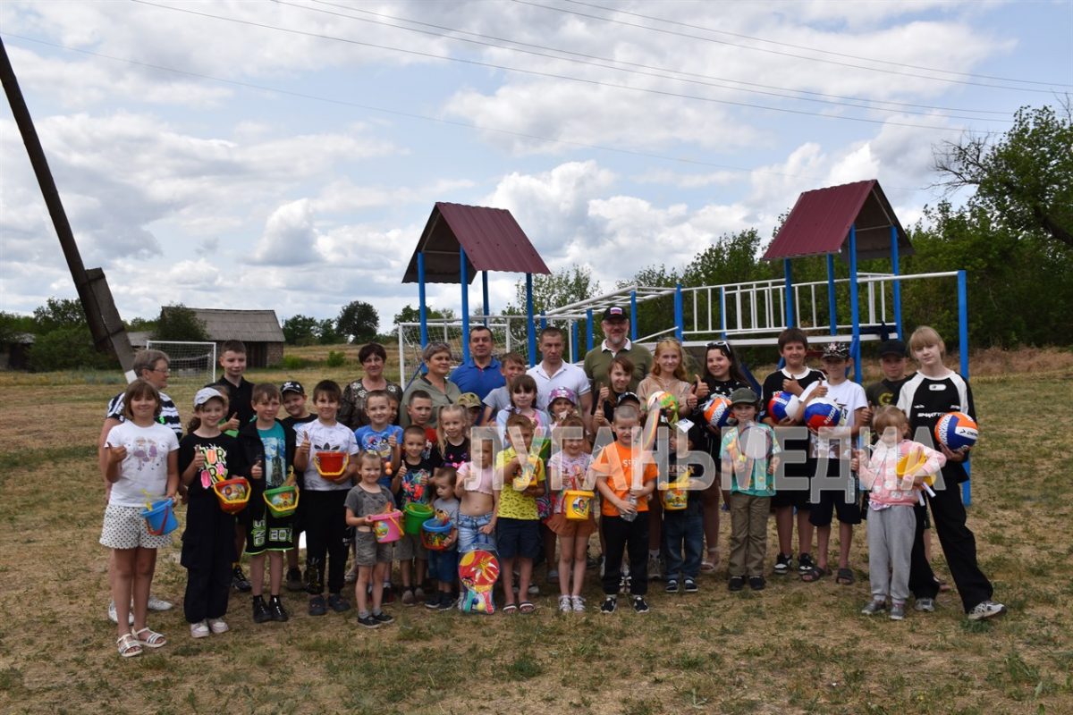 Регион-шеф Калужская область помог в восстановлении игровой и спортивной площадок в пгт. Калиново