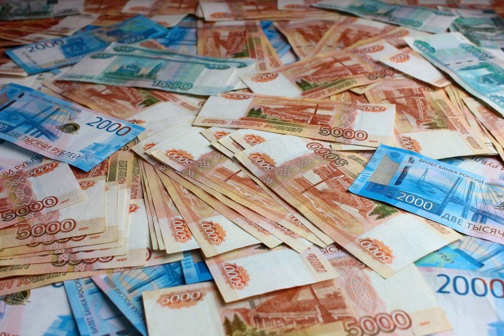 Какой рубль выгоден России — слабый или крепкий?