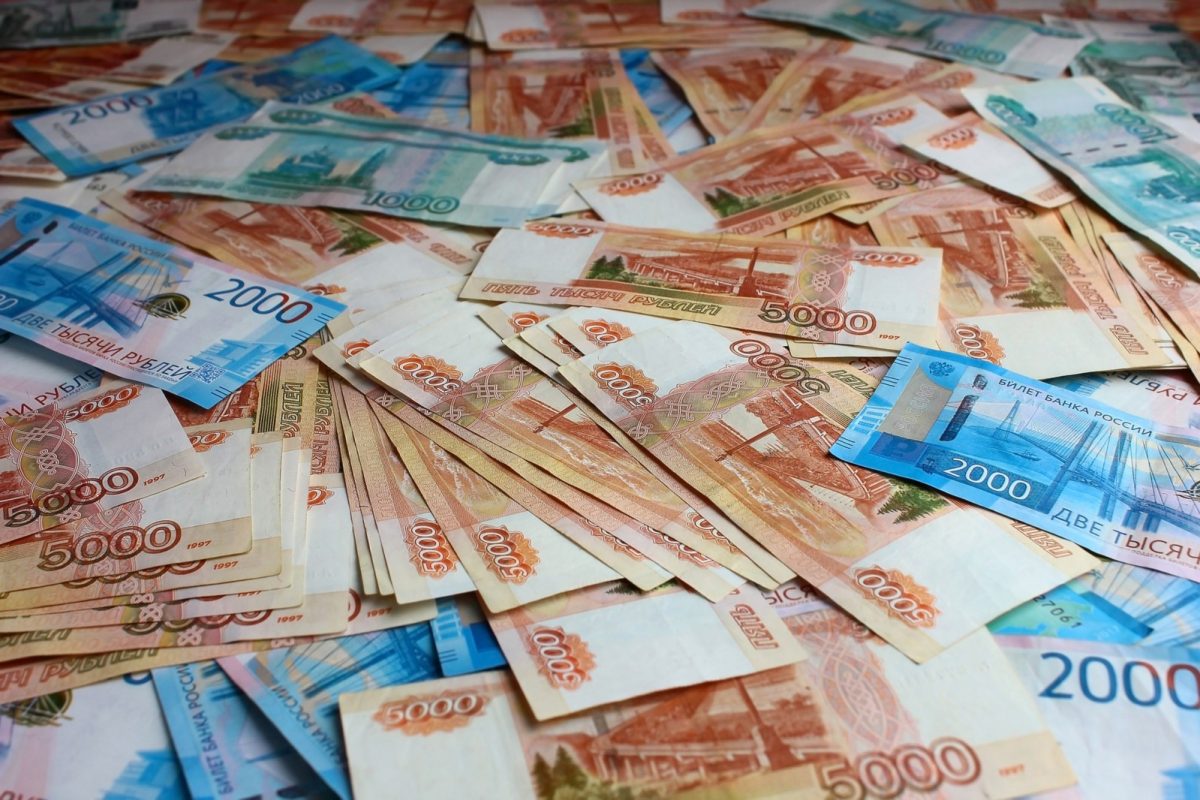 Какой рубль выгоден России — слабый или крепкий?