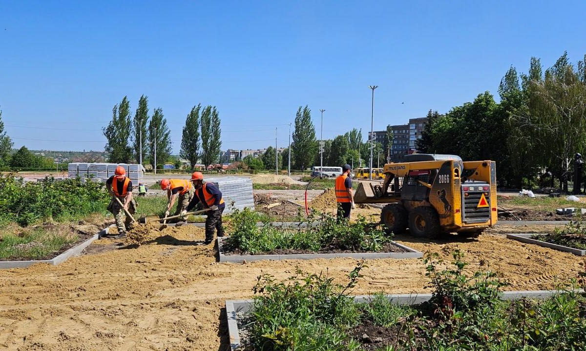 Более 120 тысяч жителей ЛНР уже приняли участие в голосовании «Единой России» и Минстроя по…