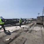 На кровлях многоэтажек Кировска продолжаются ремонтные работы