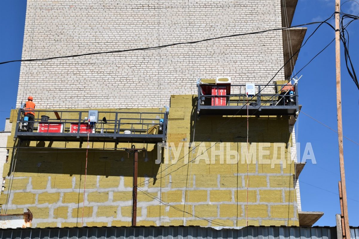 В Краснодоне реконструкция долгостроя на Микроцентр, 4 продолжается