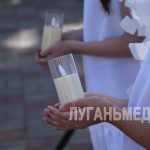 В преддверии Дня памяти детей – жертв войны на Донбассе в Перевальске прошел митинг-реквием