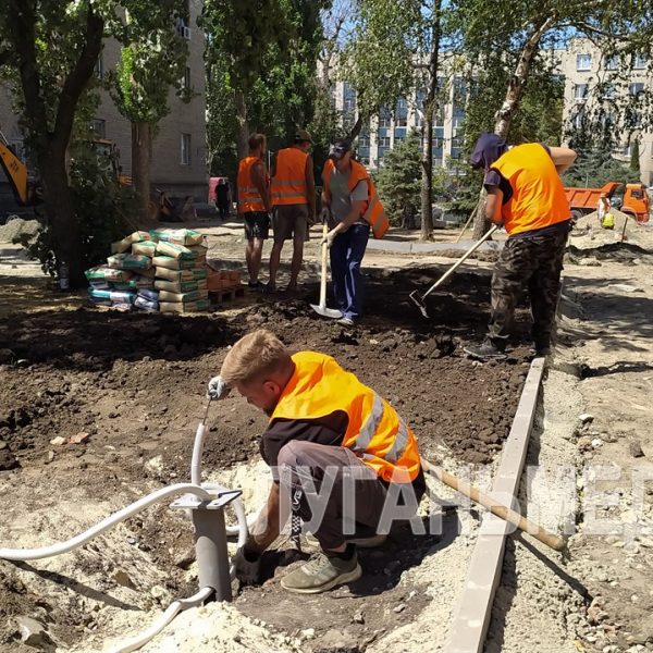 В столице ЛНР восстанавливают очередной сквер