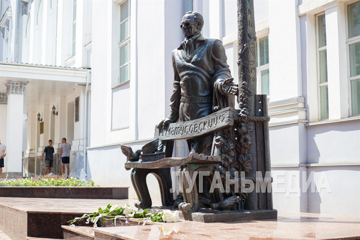 В ЛГАКИ имени М. Матусовского состоялось открытие стендового музея