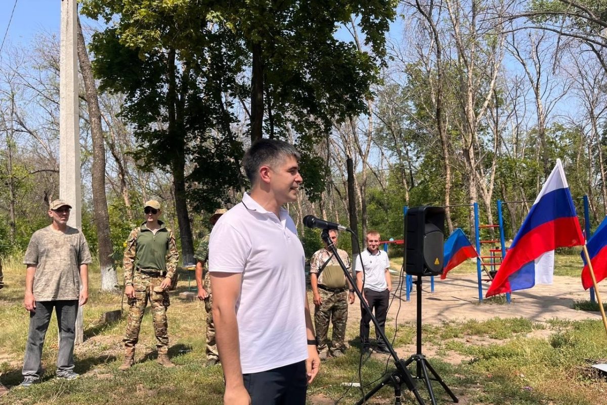 В Суходольске прошел турнир по пляжному волейболу «Кубок Защитников Отечества» среди мужских команд ЛНР