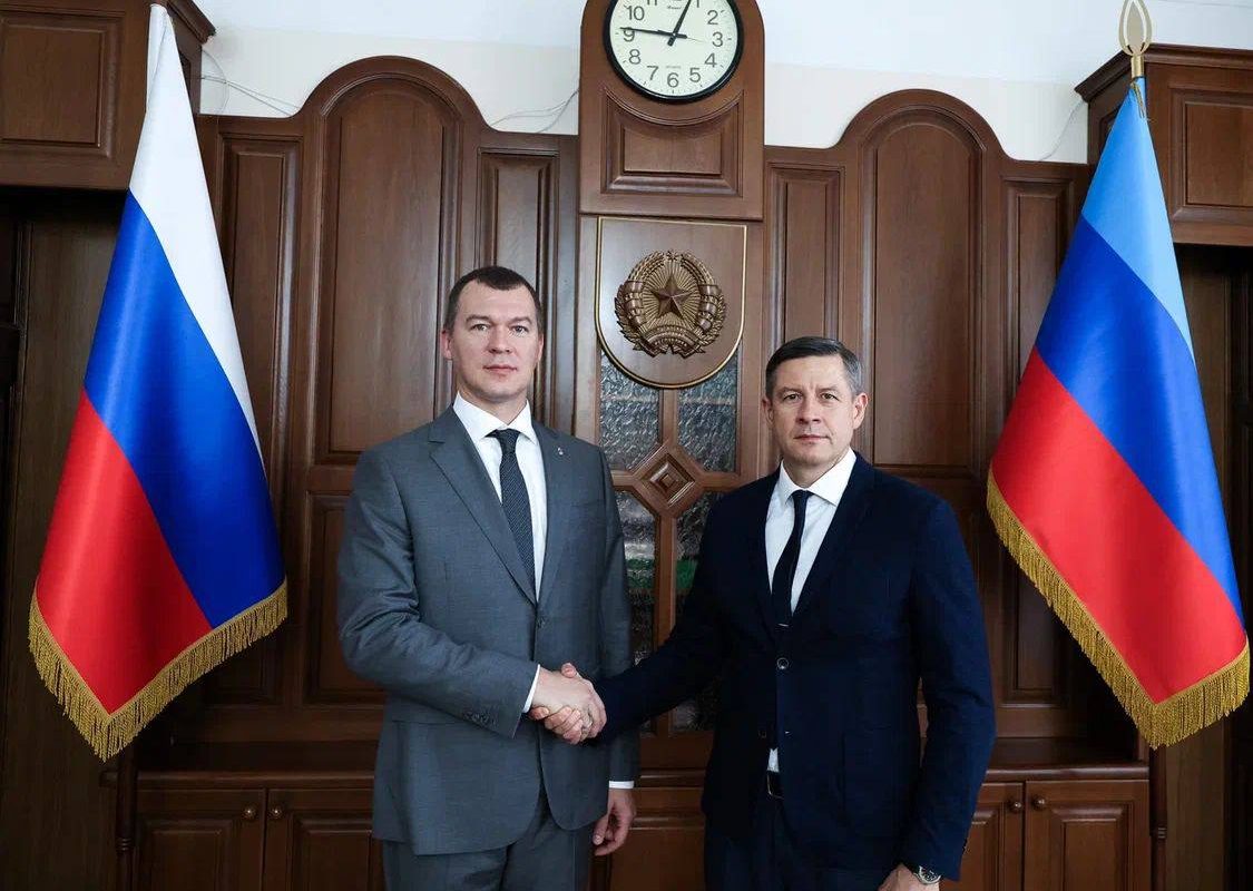 Министр спорта РФ Михаил Дегтярев провел встречу с председателем Правительства ЛНР Егором Ковальчуком