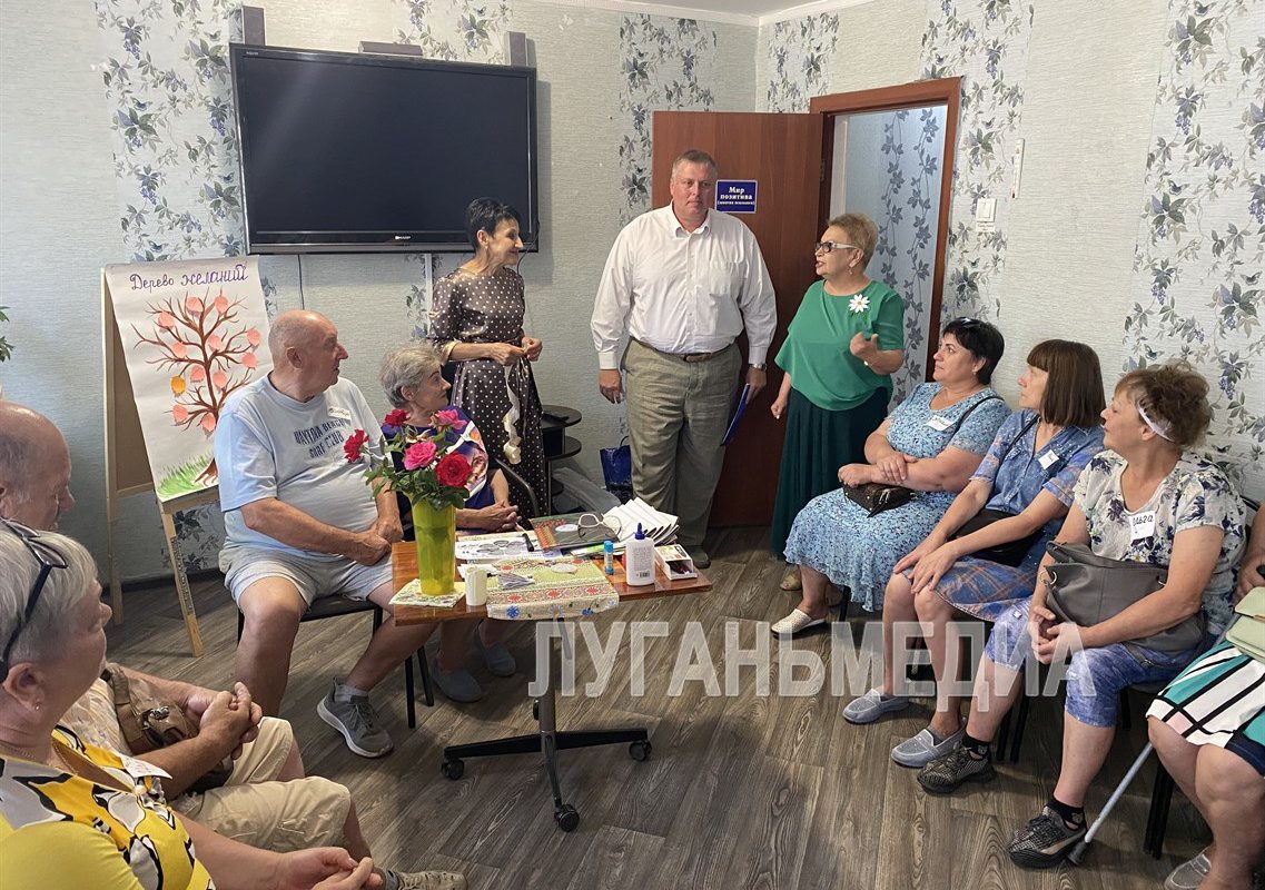 Кировский комплексный центр социального обслуживания населения с рабочим визитом посетил замминистра труда и социальной политики&hellip;