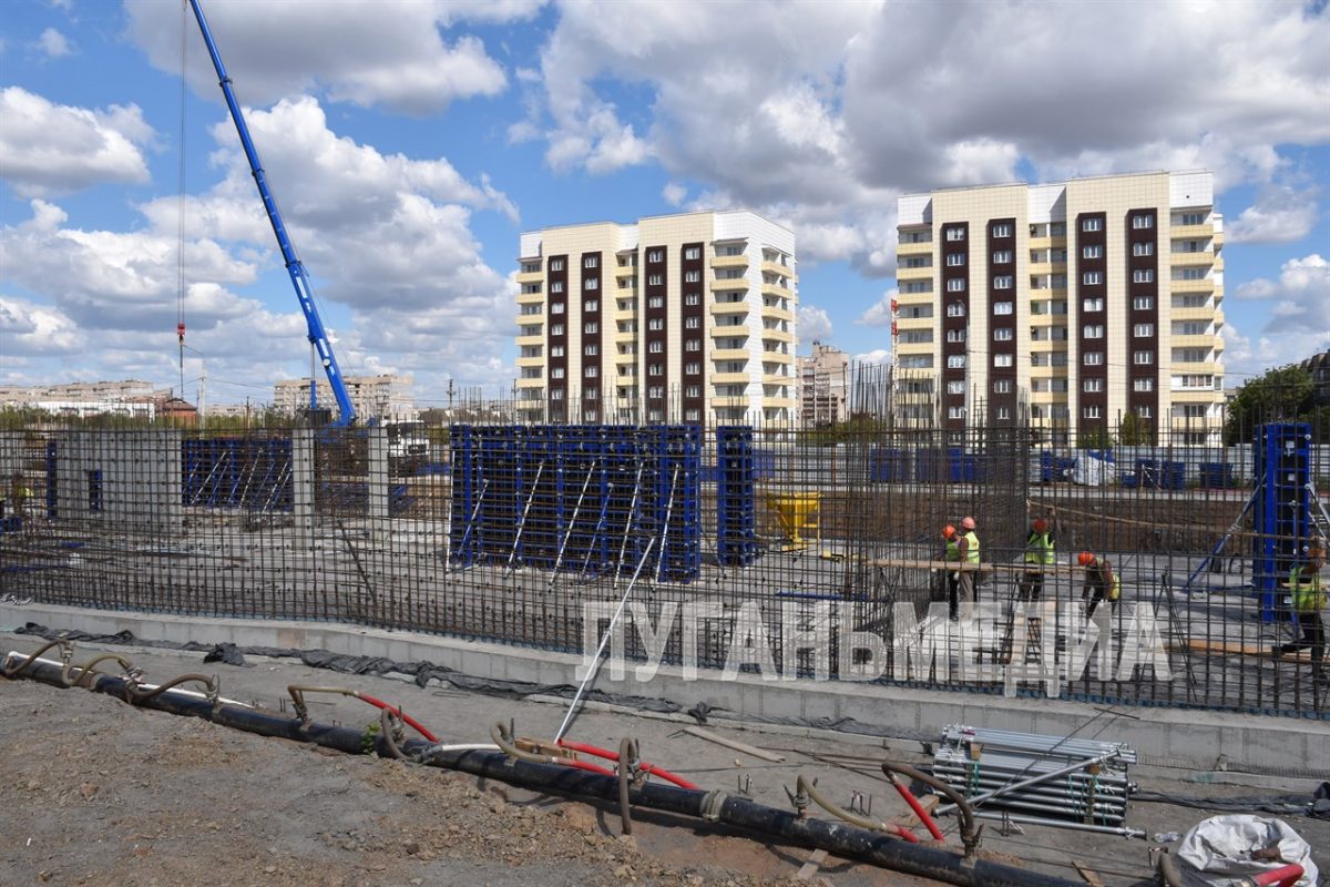 В Алчевске продолжается строительство объекта «Дом социального обслуживания «Старшее поколение»
