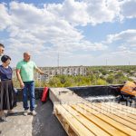 Зампредседателя Правительства ЛНР и участник программы «Герои Луганщины» провели мониторинг капремонта домов в Луганске