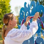 Ко Дню флага России в сквере культуры и отдыха имени «Молодой гвардии» прошел фестиваль…