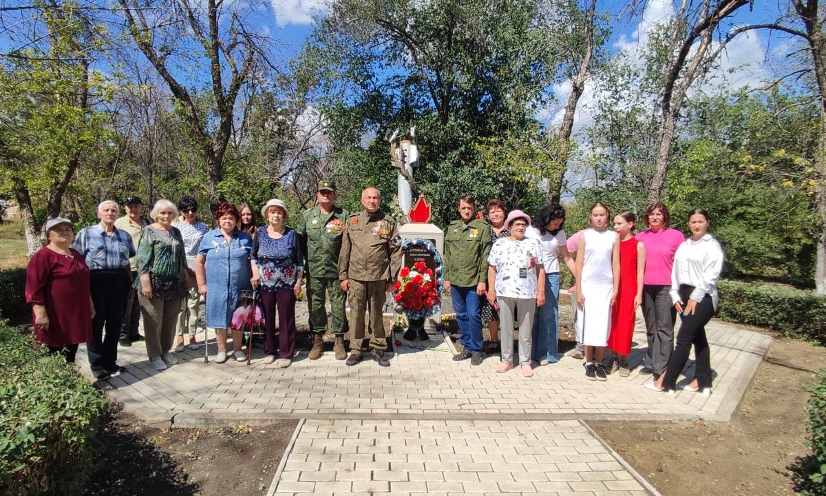 В Молодогвардейске прошел митинг памяти погибших ополченцев и мирных жителей в 2014 году