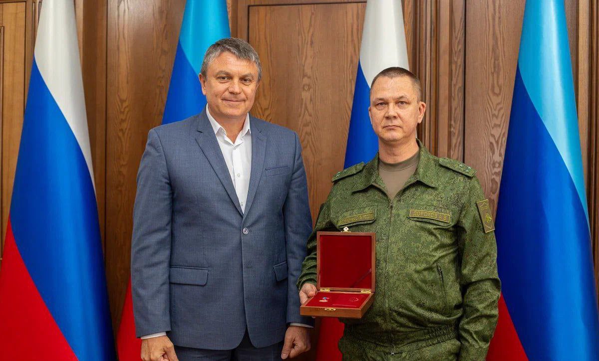 Леонид Пасечник присвоил звание Героя ЛНР двум защитникам Отечества