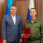 Леонид Пасечник присвоил звание Героя ЛНР двум защитникам Отечества