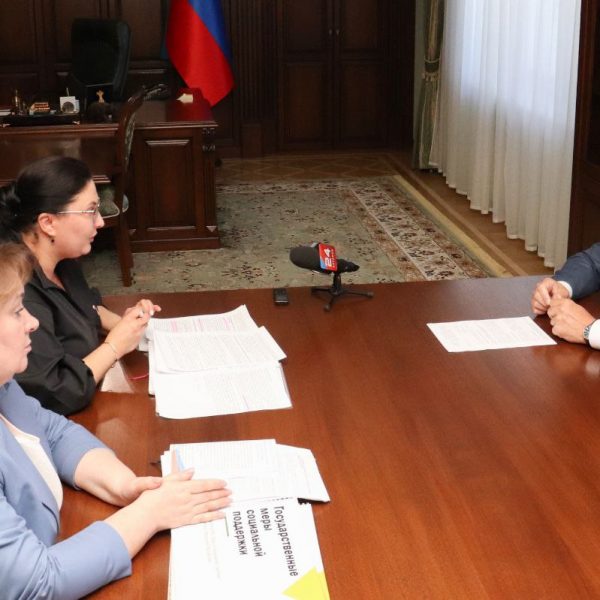 Леонид Пасечник провел встречу с министром труда и социальной политики республики Еленой Макаренко и руководителем регионального филиала&hellip;