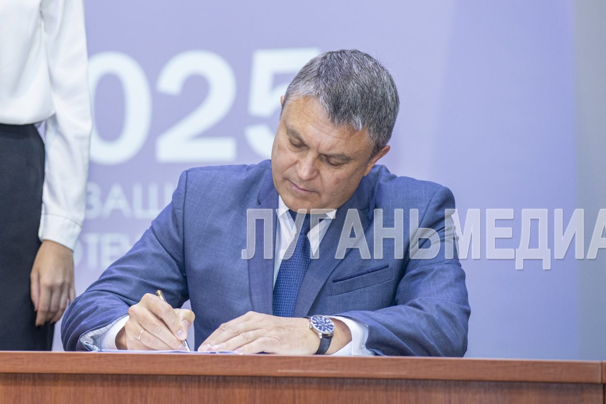 Региональная надбавка педагогам увеличится до 50%, воспитателям — до 80% — Леонид Пасечник