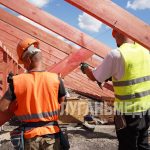 Ставропольцы продолжают в Антраците капитальный ремонт кровель многоквартирных домов