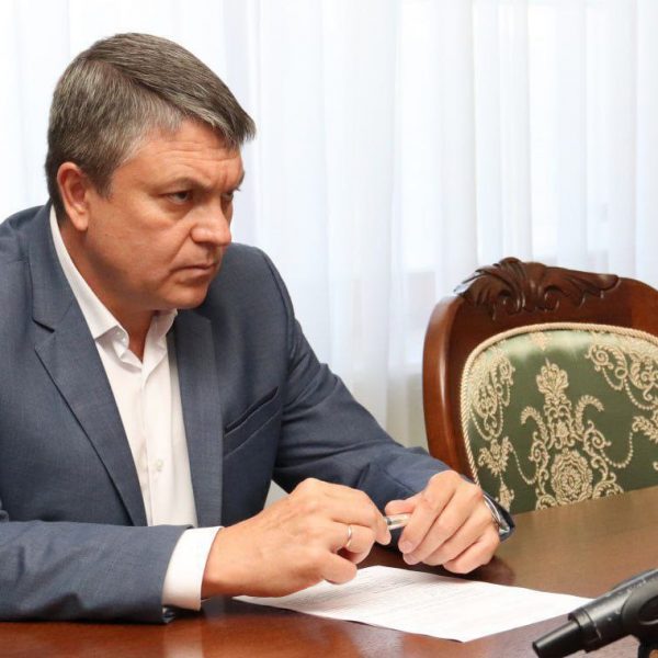 Леонид Пасечник: «Продолжили тему поддержки наших защитников с министром труда и социальной политики региона Еленой Макаренко»