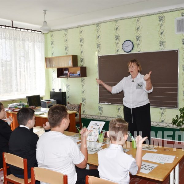 В Краснолучской школе № 9 состоялось открытие логопедического пункта для детей с нарушениями устной и письменной речи