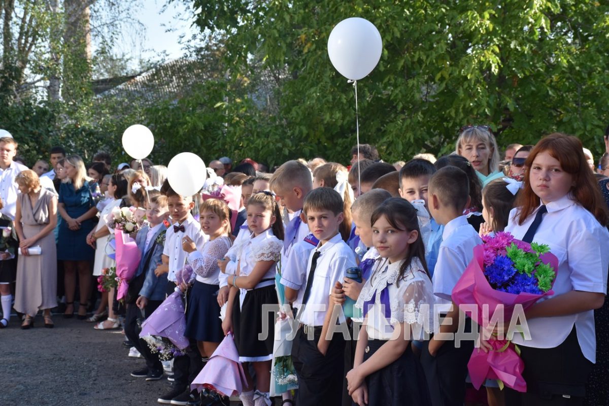 Торжественная линейка в честь первого звонка состоялась в Первомайской школе