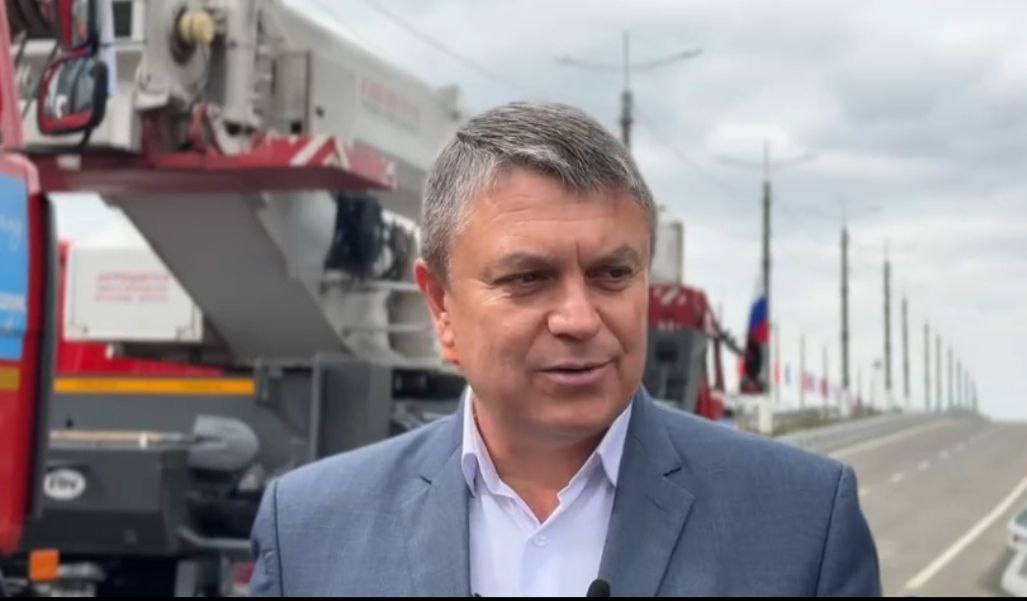 Леонид Пасечник дал старт движению по восстановленному путепроводу в центре Луганска