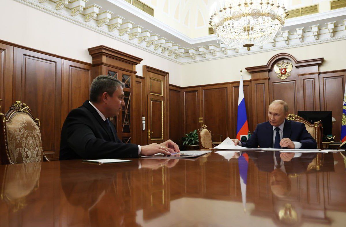 Леонид Пасечник доложил Владимиру Владимировичу Путину о ходе восстановления и развития нашей республики