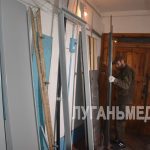 В Кировске продолжаются работы по замене лифтового оборудования