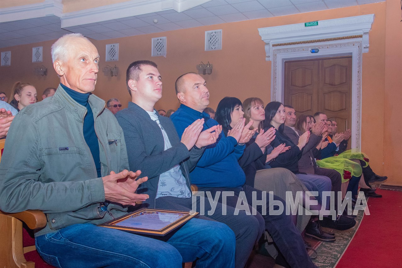 В Луганске состоялось праздничное мероприятие, посвященное Дню работников дорожного хозяйства