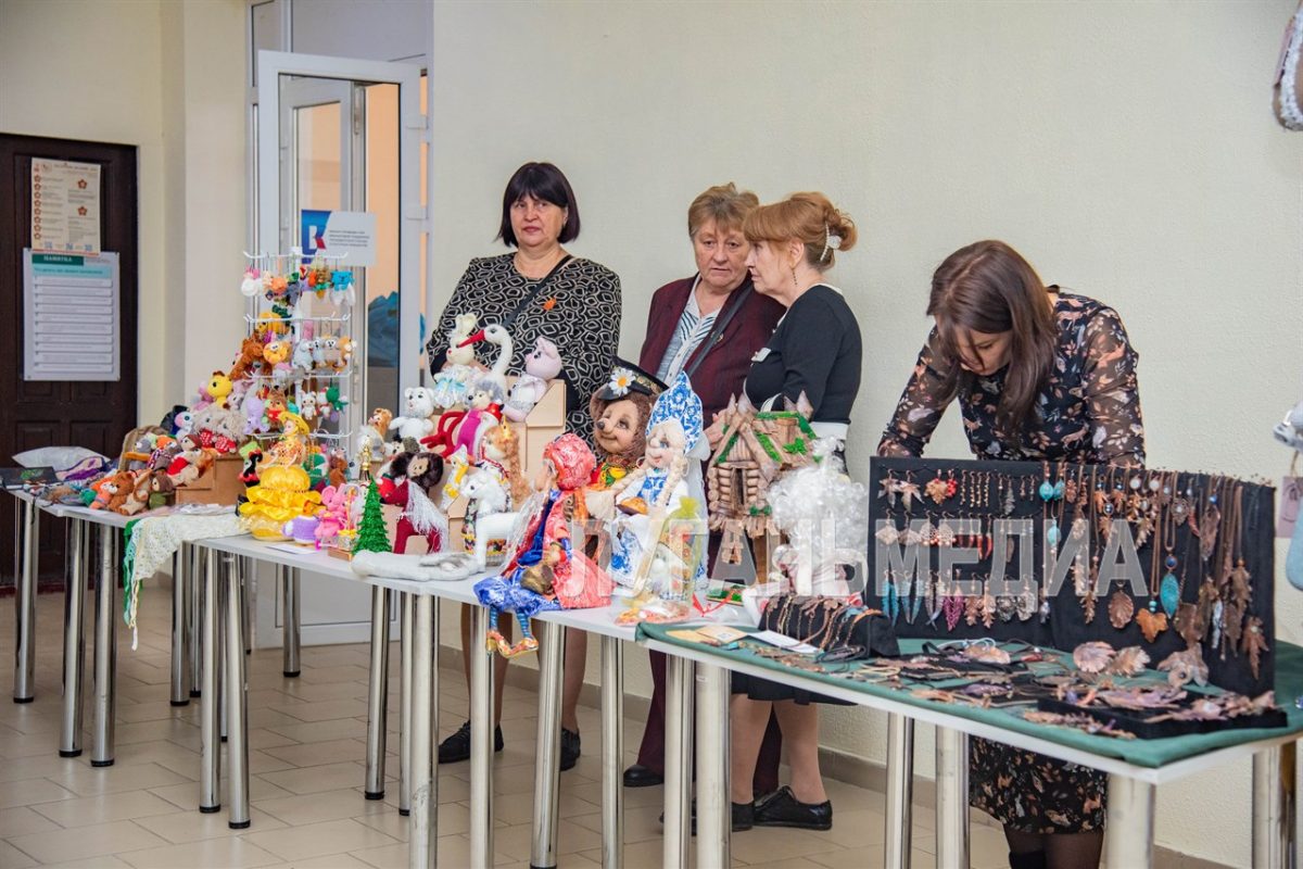 В Луганске состоялся традиционный этнофестиваль «Наш дом – Россия», посвященный Дню народного единства