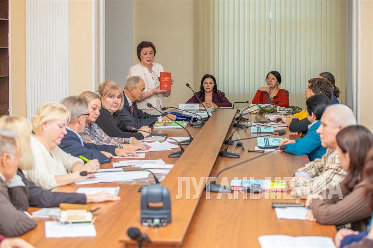 В ЛГАКИ прошел круглый стол, посвященный поэту Ивану Приблудному