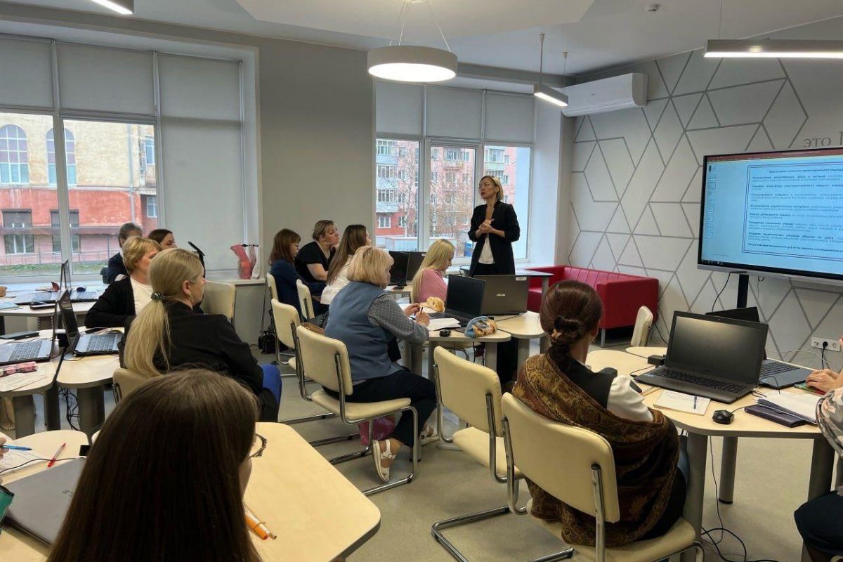 Для учителей-предметников Вологодчины и Алчевска продолжаются тематические вебинары