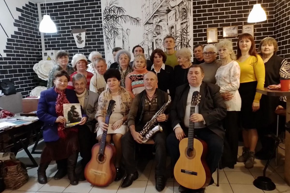 Перевальские поэты представили новый сборник стихов