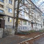 В Антраците специалисты единой управляющей компании ведут подготовку многоквартирных домов к зиме