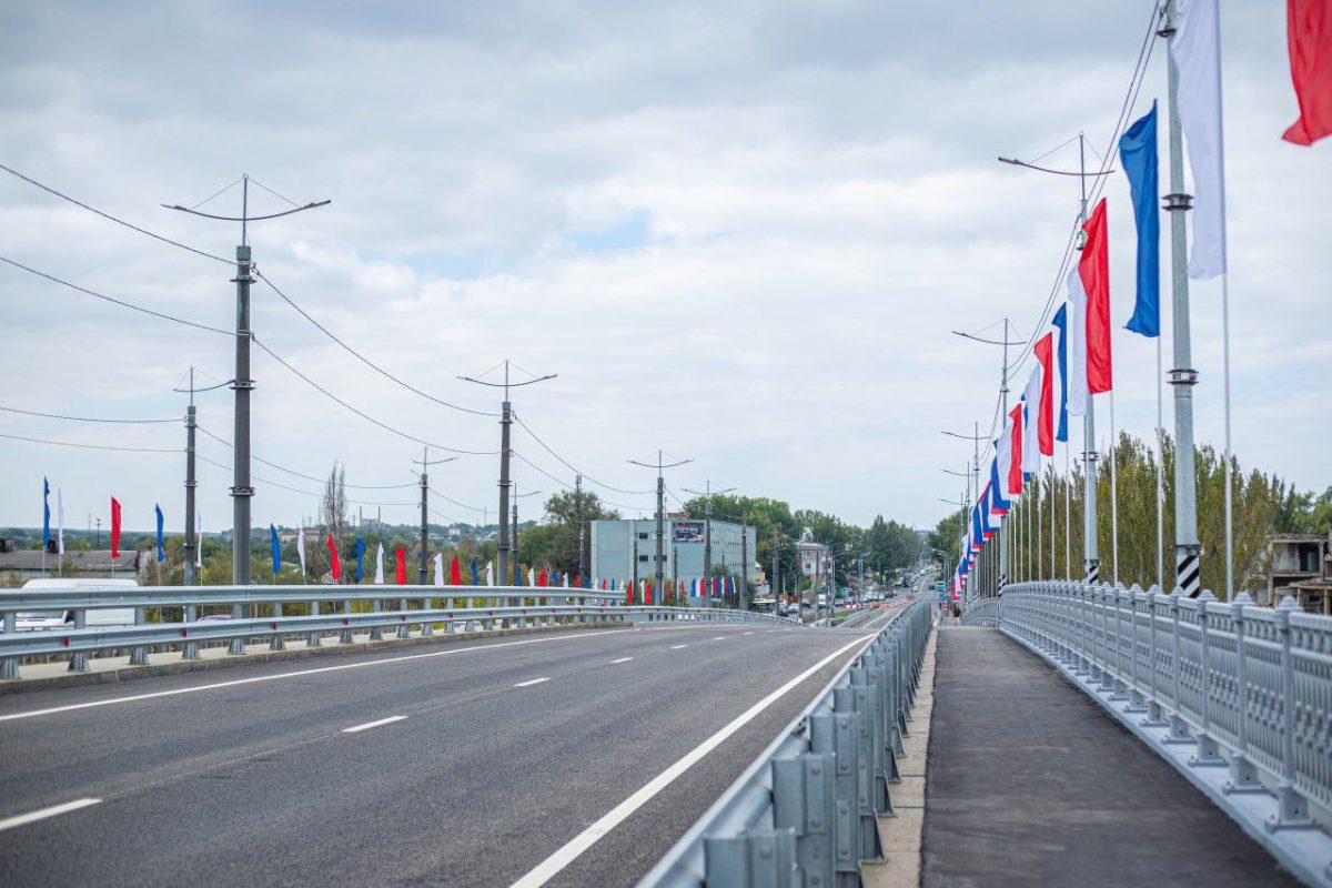 Леонид Пасечник: «В нашей республике приведено в порядок более 850 км автомобильных дорог, отремонтировано 6&hellip;