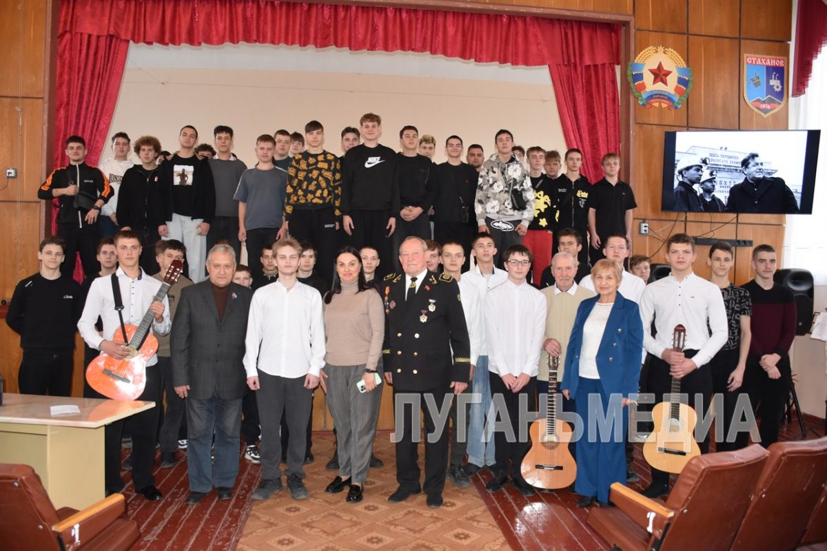 В Стаханове почтили память инициатора стахановского движения Константина Петрова
