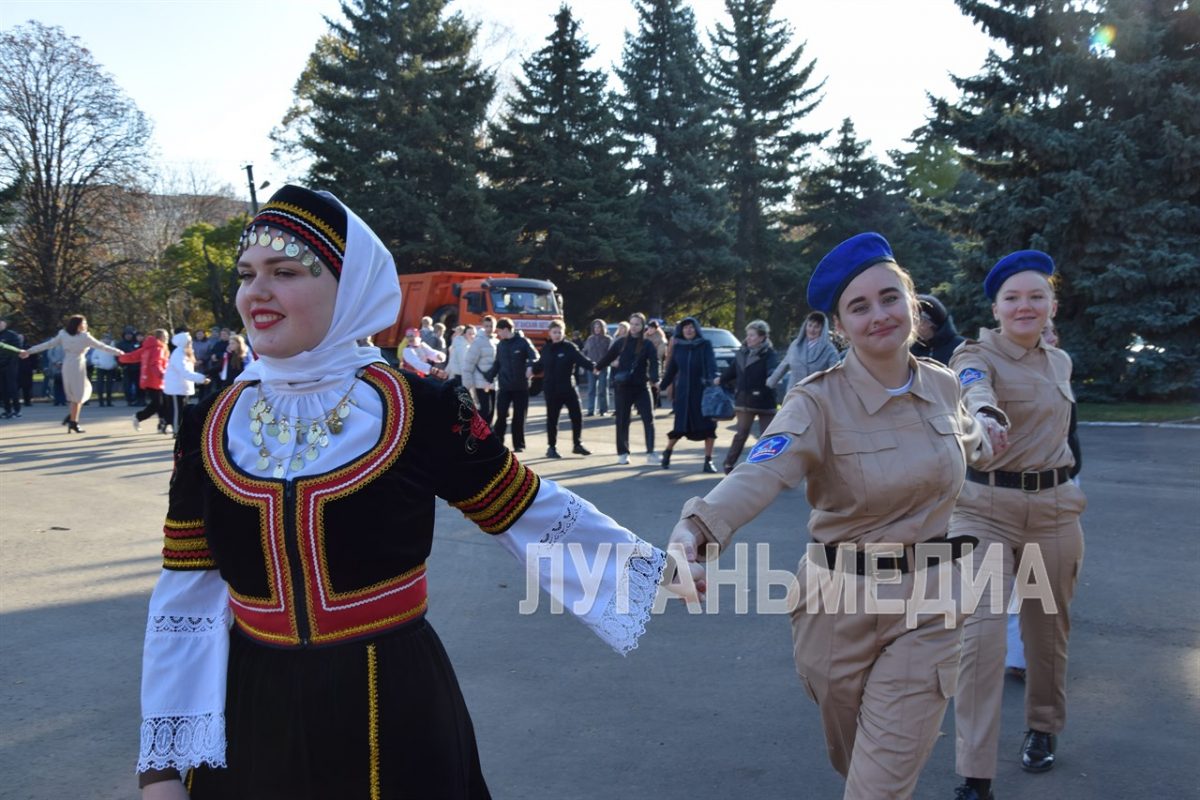 В Славяносербске состоялся митинг «В единстве народа – великая сила»