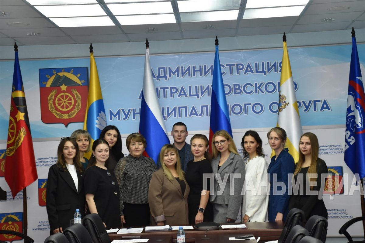 В Антраците прошло первое заседание Молодежной палаты