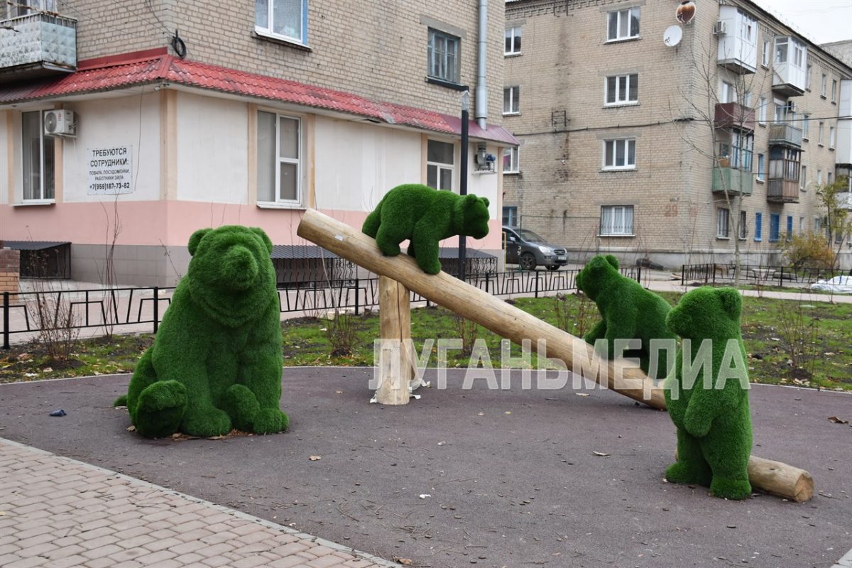 Продолжается модернизация одного из общественных пространств Ровеньков