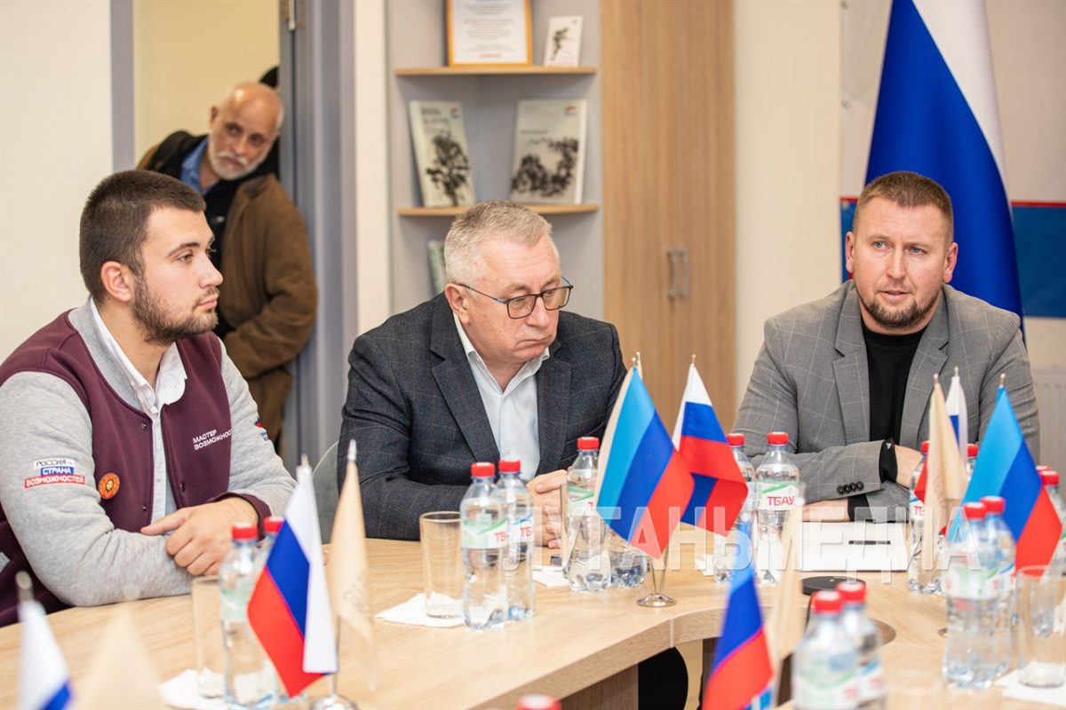 В Луганске открылась Общественная приемная Всемирного русского народного Собора