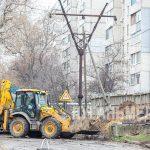 «Лугансквода» меняет аварийный участок водопровода в Луганске